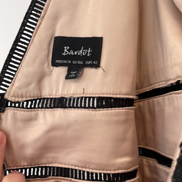 Bardot Embroidered Bodycon Dress - Picture 4 of 6